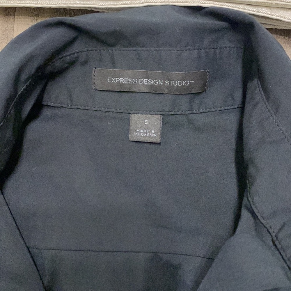 express button down - Picture 2 of 2
